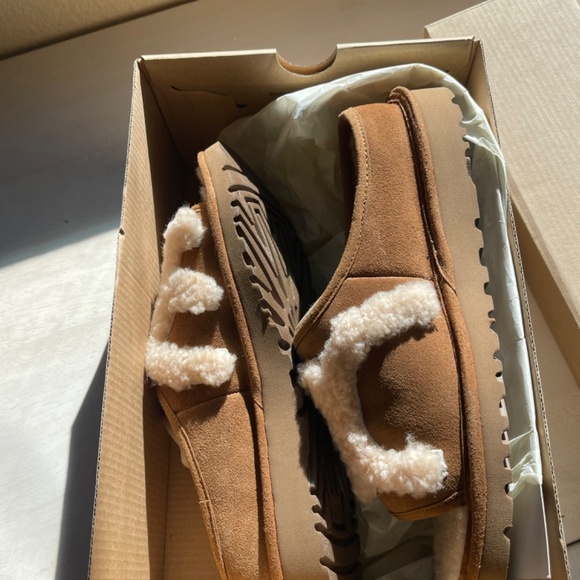 UGG - Picture 4 of 6